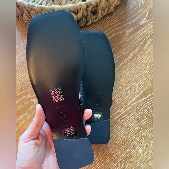 NWOB Tory Burch Black Leather Sandals Nevada Retro Puffy Thong size 11 - Picture 3 of 4